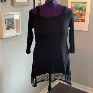 Cupio Cold Shoulder tunic